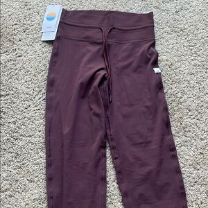 Vuori Women's Joggers in Rich Brown